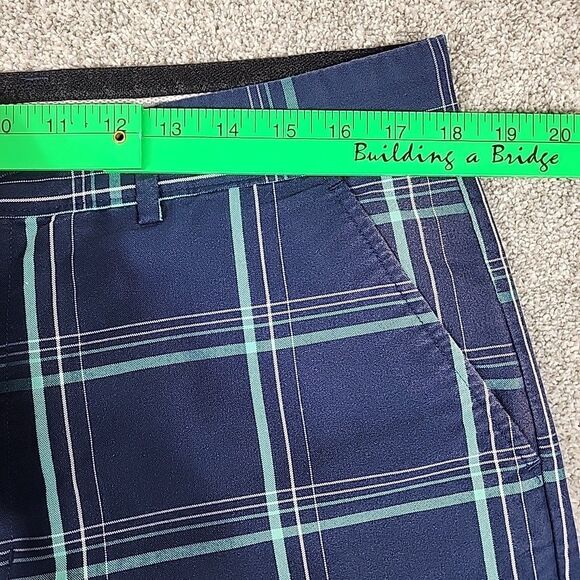 Men's GREG NORMAN Shark Performance Fabric Golf Shorts - Blue Size 34 - Picture 2 of 10